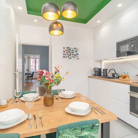 - Balcony, Workspace - By Rentujemy Appartement Krakau