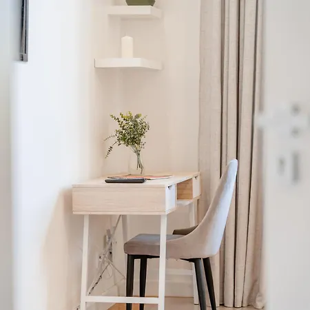 - Balcony, Workspace - By Rentujemy