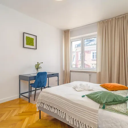 - Balcony, Workspace - By Rentujemy Apartment