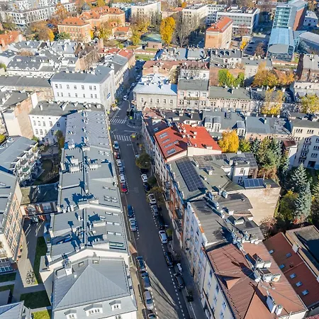 - Balcony, Workspace - By Rentujemy