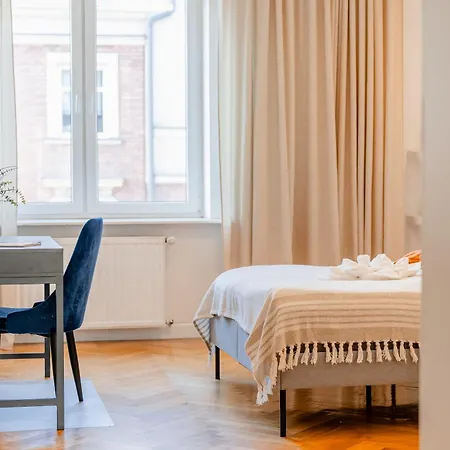 - Balcony, Workspace - By Rentujemy * Krakau