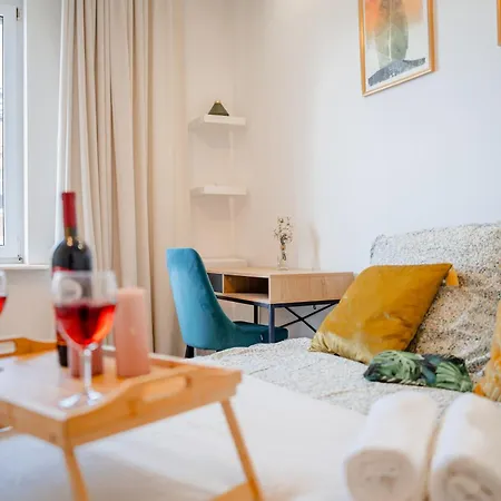 - Balcony, Workspace - By Rentujemy Apartment Krakau