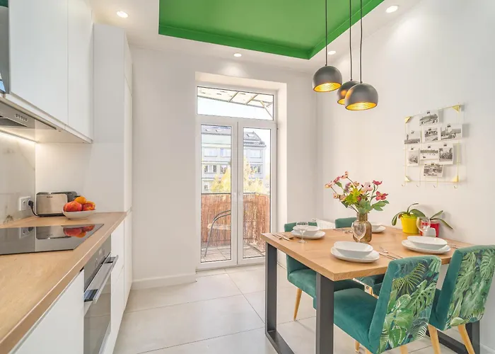 - Balcony, Workspace - By Rentujemy * Krakau