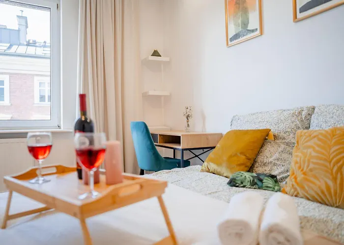 - Balcony, Workspace - By Rentujemy Appartement Krakau